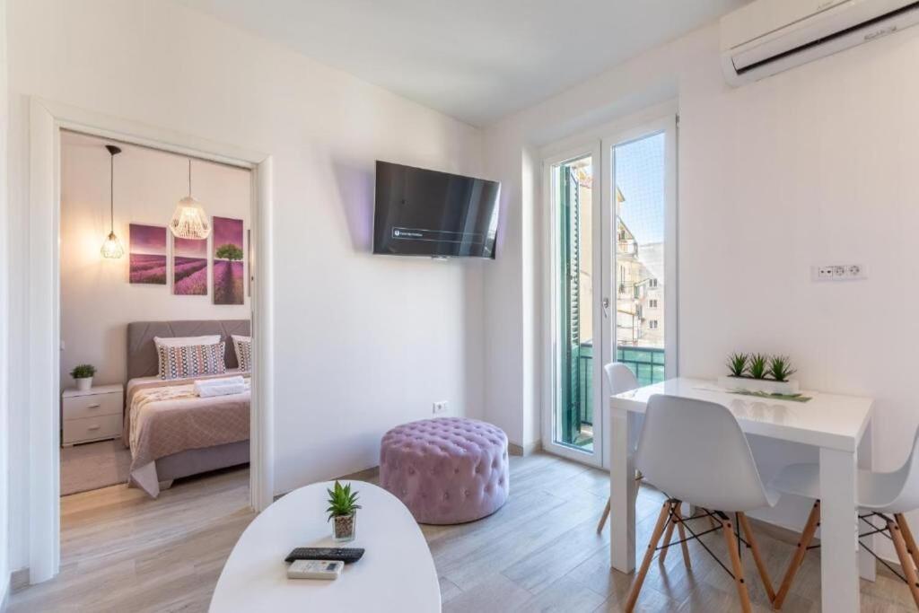 And Poesia Apartment