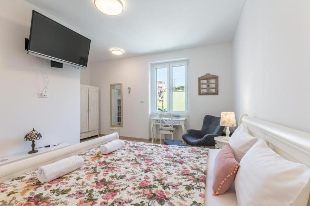 And Poesia Apartment