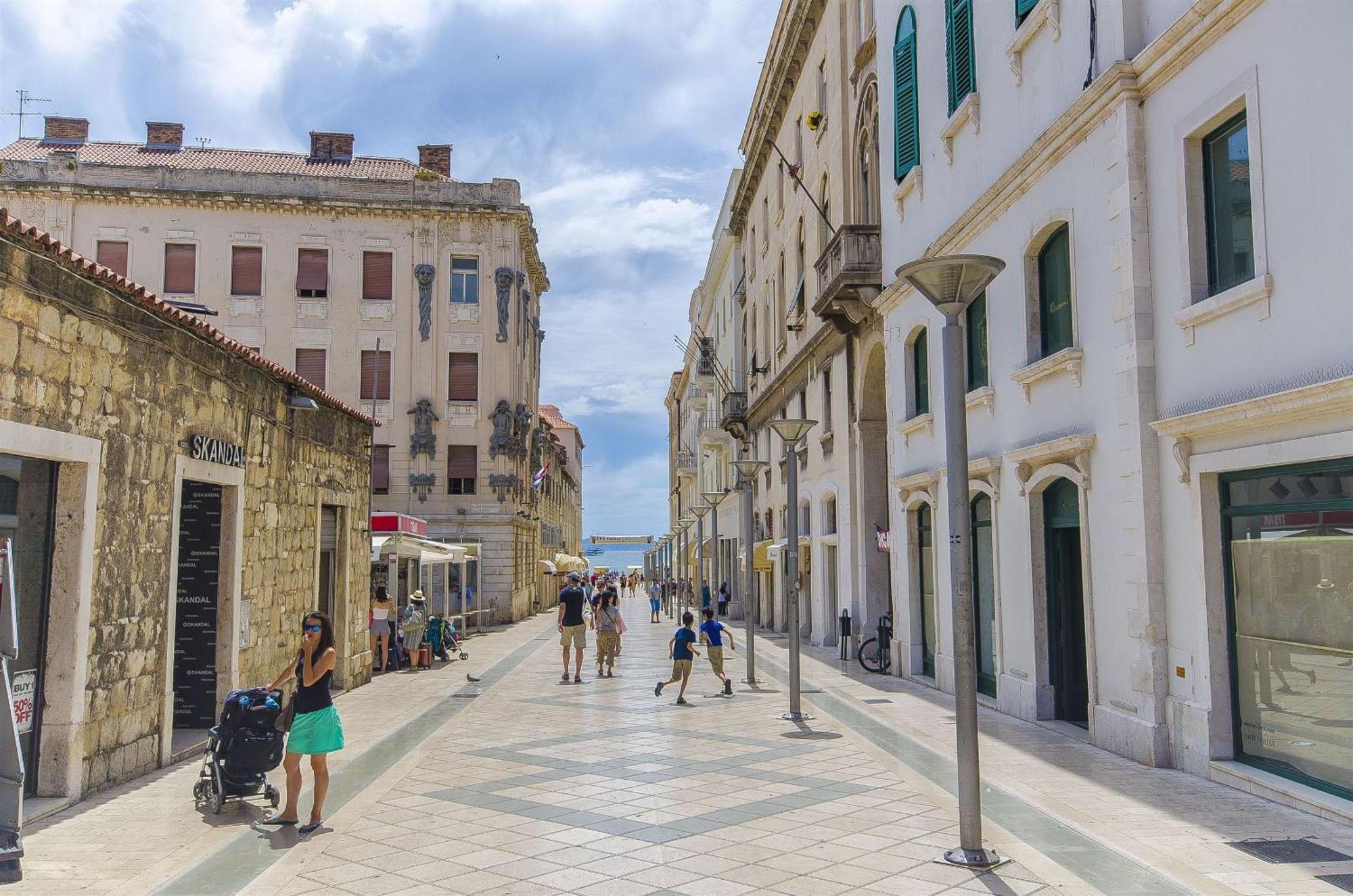Apartment And Poesia Split