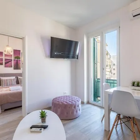 Apartments And Room Poesia Split Exterior photo