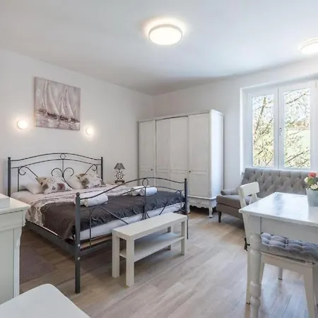 Apartments And Room Poesia Split Exterior photo